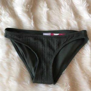 🏊🏻 Woman’s Bikini bottom